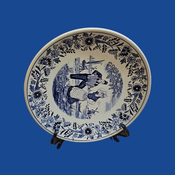 Delfts Royal Sphinx by Boch - Belgium - Delft Blue 8-Inch Round Dutch Wall Plate - Picture 8 of 11